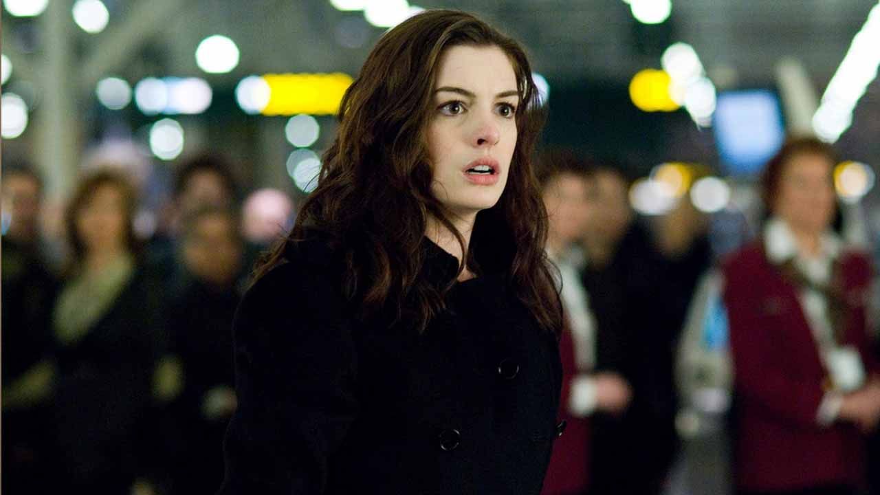 Anne Hathaway, Dakota Johnson und Josh Hartnett im düsteren "Nur noch ein einziges Mal"-Nachfolger: Erster Trailer zu "Verity" gezeigt