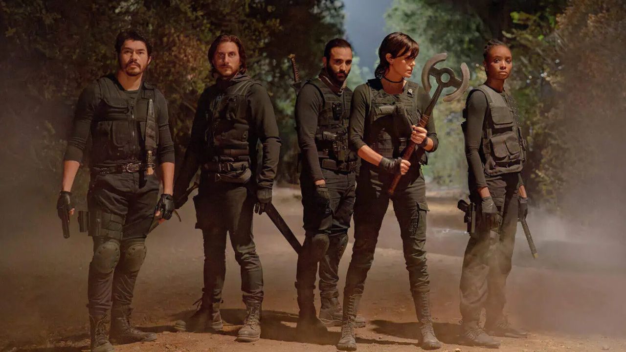 Charlize Theron und ihr Team in 