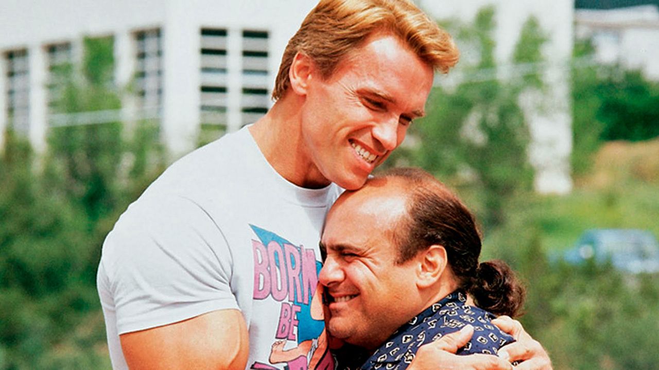 Schwarzenegger und DeVito noch mal aus Duo? Viele Fans wünschen sich das!