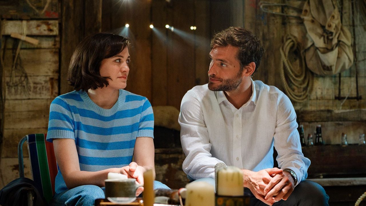 Clare und Josh kommen sich näher