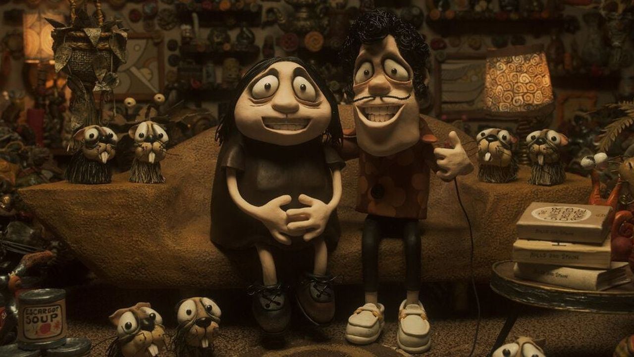 Mit Ken (Tony Armstrong) findet Grace (Sarah Snook) zum ersten Mal romantische Liebe. Aber der Mikrowellen-Vertreter verbirgt ein fetttriefendes Geheimnis.