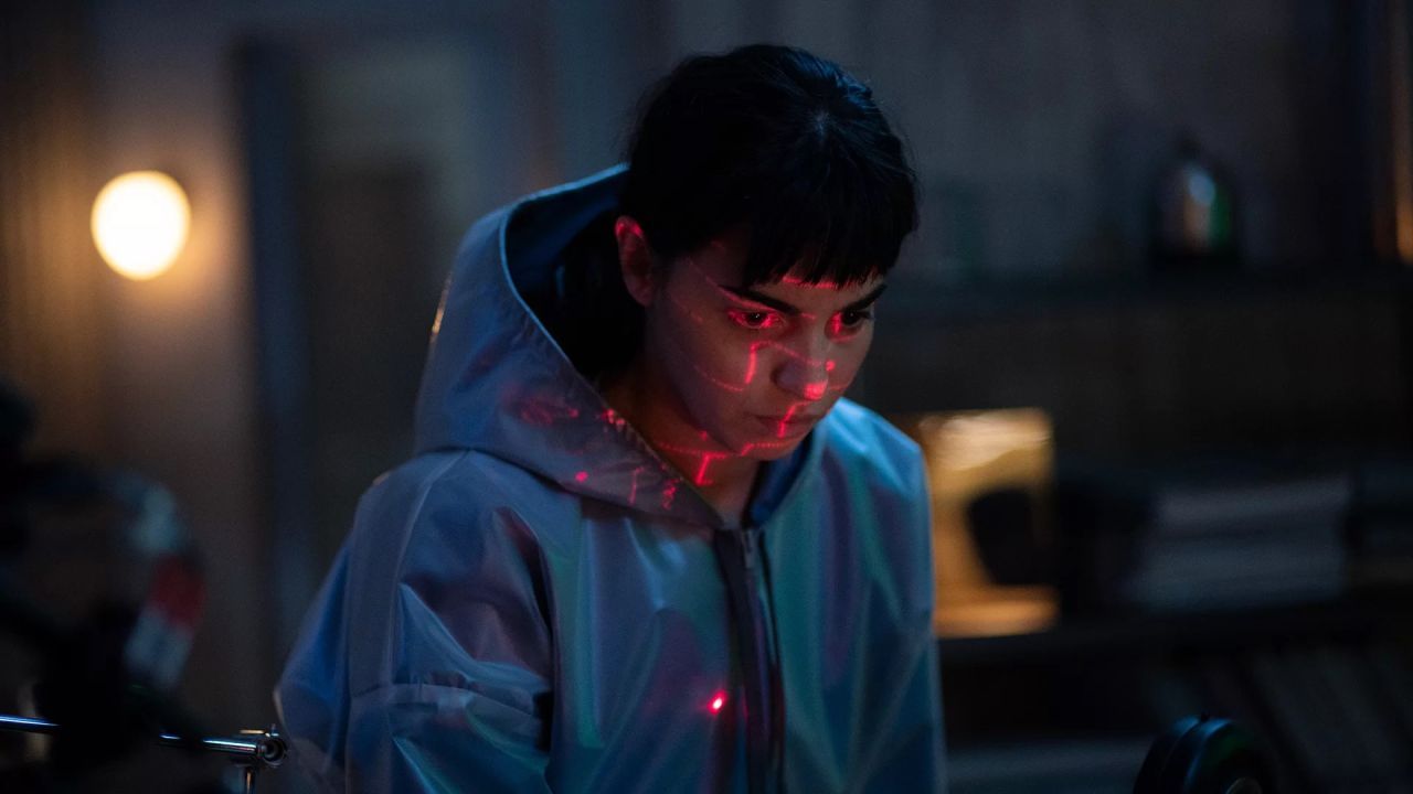 Nur eine unerschrockene Journalistin kommt der Hölle der Zukunft auf die Spur.