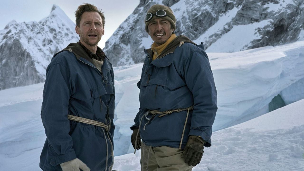 Tom Hiddleston als Edmund Hillary ist zwar der größte Star des Films – im Mittelpunkt steht aber dennoch Genden Phuntsok als Tenzing Norgay.