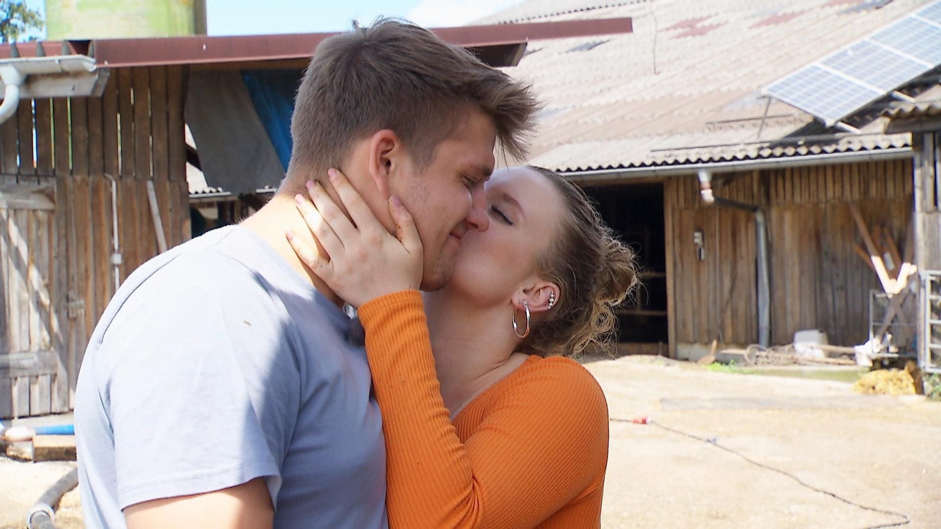 Ein Küsschen kann die Stimmung retten: Dafür hat sich der Ekel gelohnt