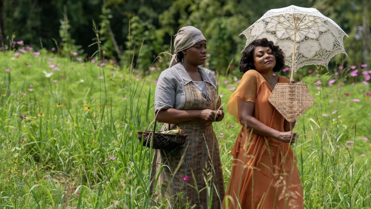 Erst durch ihre „Rivalin“ Shug Avery (Taraji P. Henson) erfährt Celie (Fantasia Barrino), dass auch Frauen frei sein können.