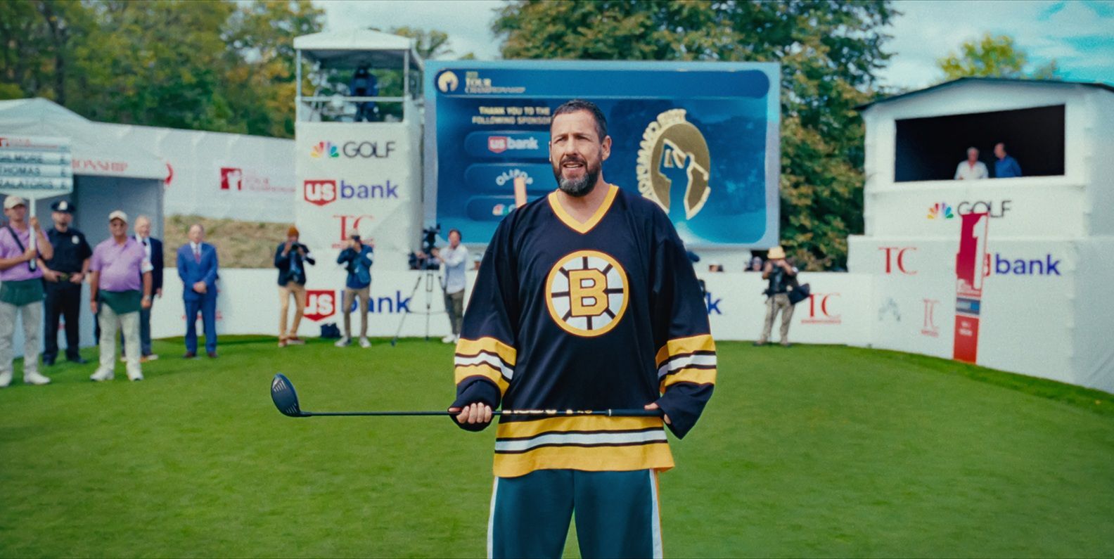 Auch mit fast 60 wollen es Adam Sandler bzw. Happy Gilmore unbedingt noch einmal wissen!