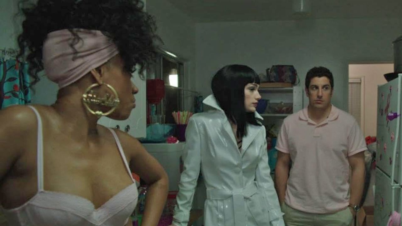 Bria L. Murphy (links) im Film 