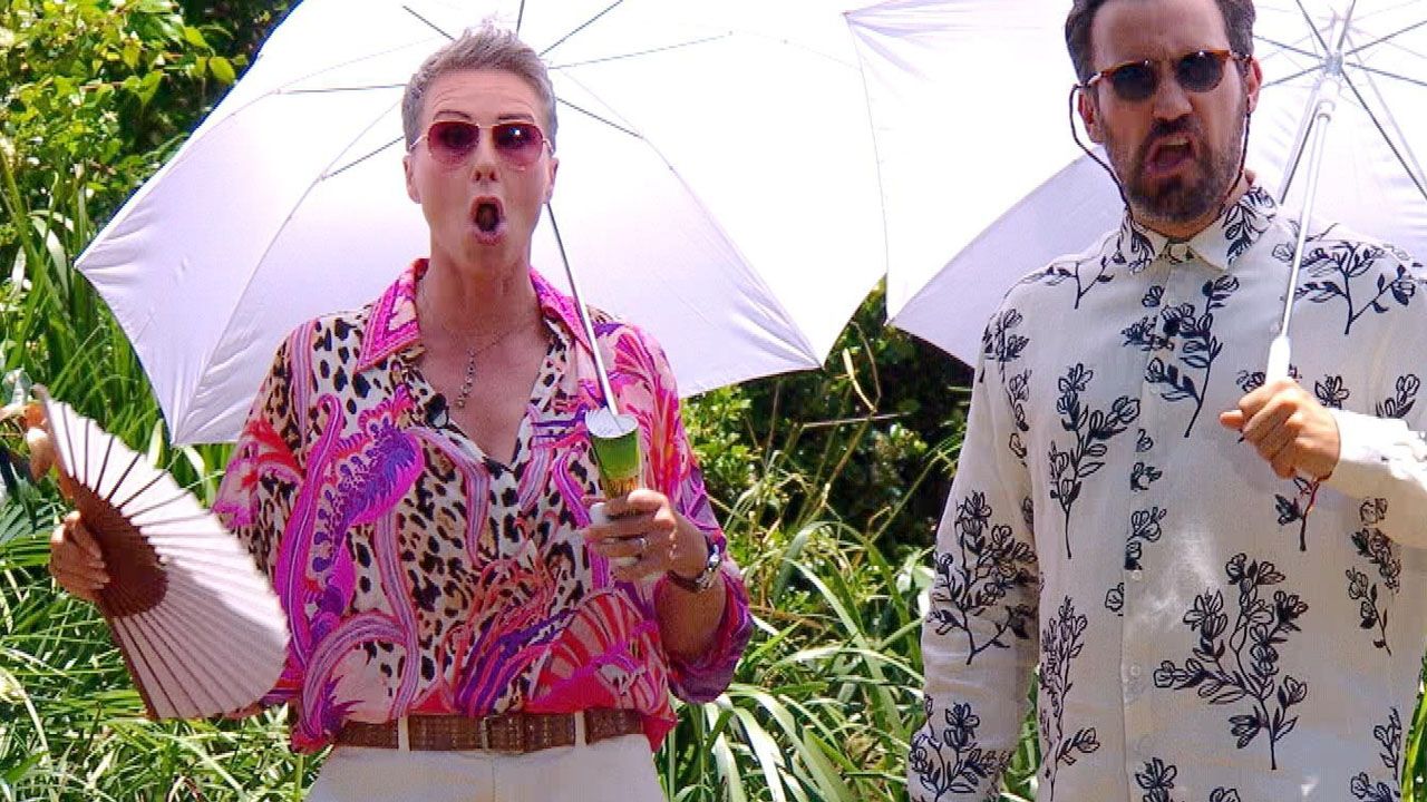 Sonja Zietlow bevorzugt bunte, auffällige Outfits im Dschungelcamp.