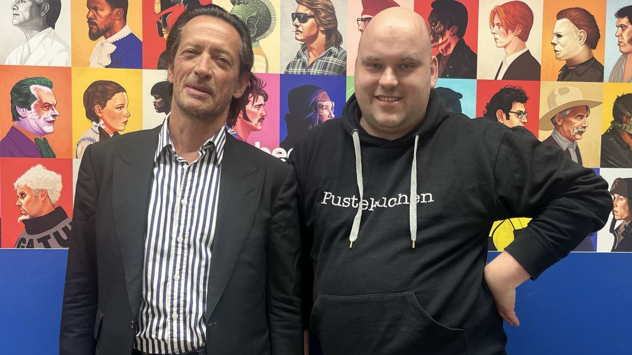Oskar Roehler zu Besuch in der Redaktion, um mit FILMSTARTS-Chefredakteur Christoph Petersen zu podcasten.