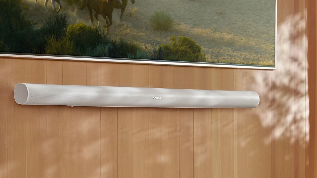 Das wunderschöne Design neben der Technik ist wohl der Grund, wieso die Sonos Arc noch immer so beliebt ist.