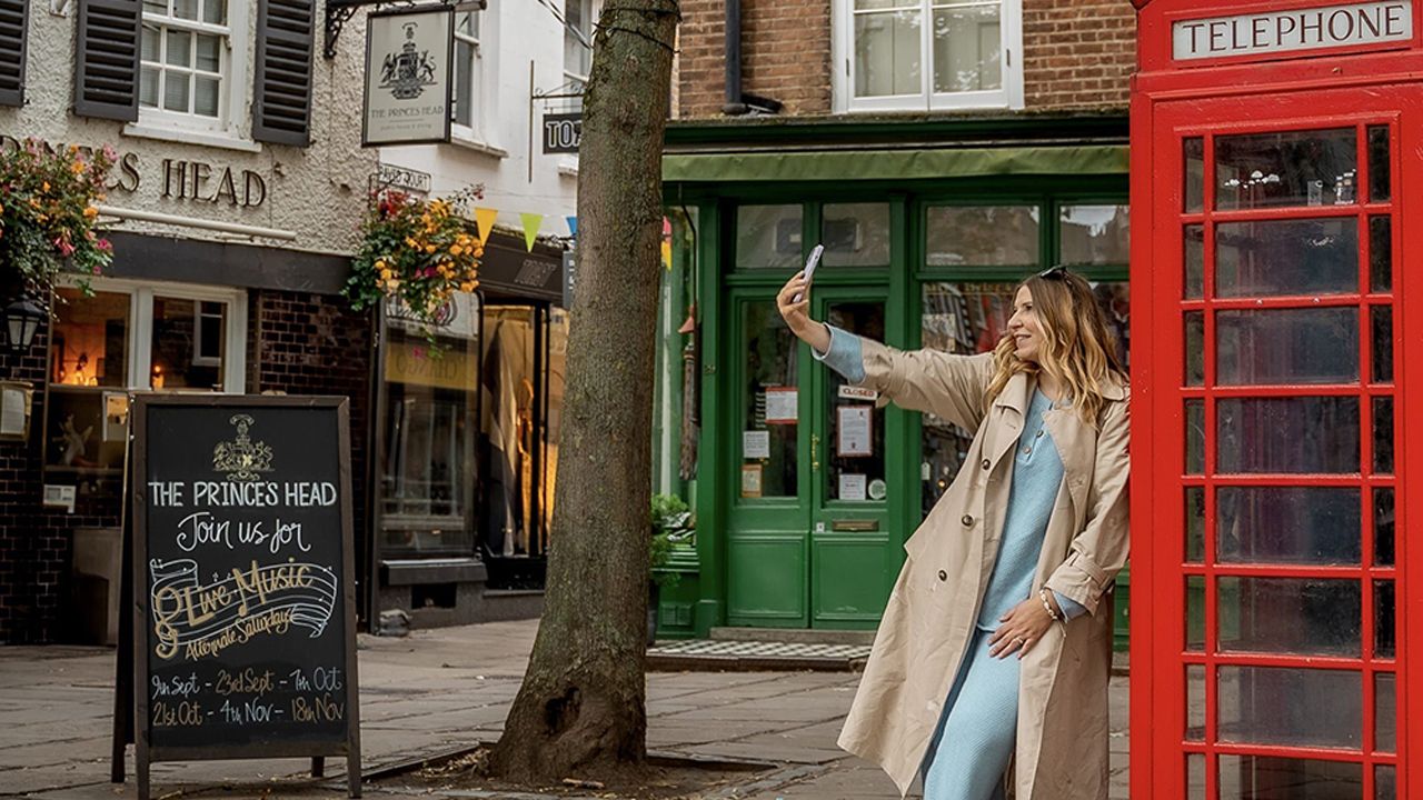 Lust auf Urlaub an atemberaubenden Schauplätzen von "Paddington" bis "Bridget Jones"? In Großbritannien sind Film- und Serienfans goldrichtig! [Anzeige]