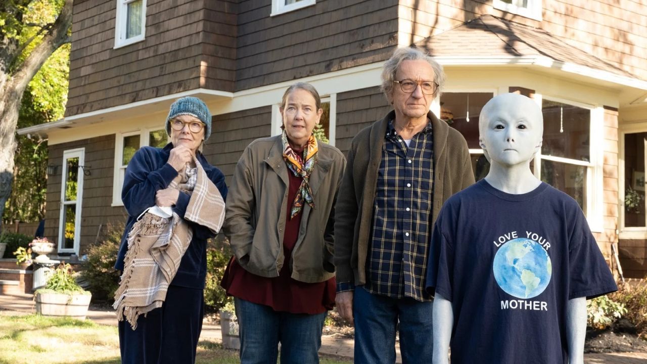 Für Milton (Ben Kingsley) ist es ganz selbstverständlich, dem Alien aus dem All zu helfen.