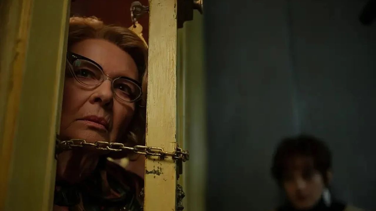 Margaux (Dianne Wiest) in einer Szene, die uns durchaus ein wenig an „The Shining“ erinnert hat.