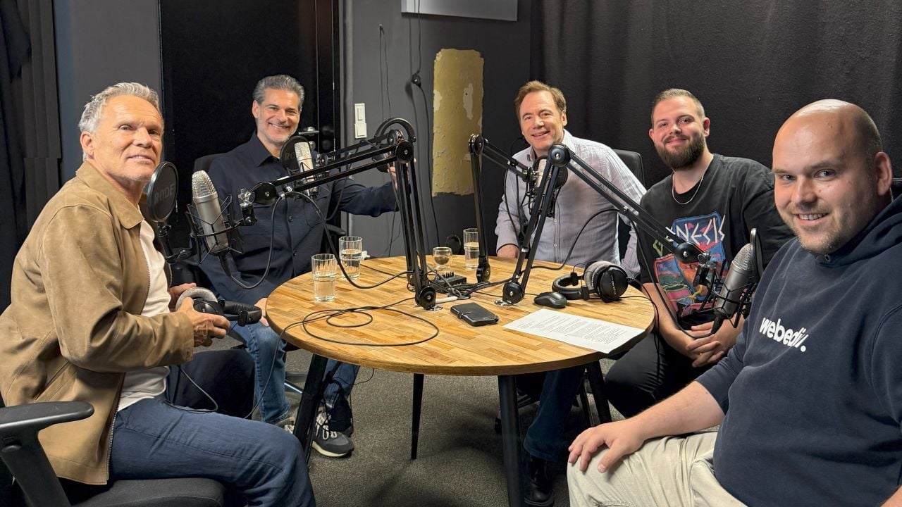 Das „Kanu des Manitu“-Trio mit den FILMSTARTS-Redakteuren Christoph Petersen und Pascal Reis im Podcast-Studio.