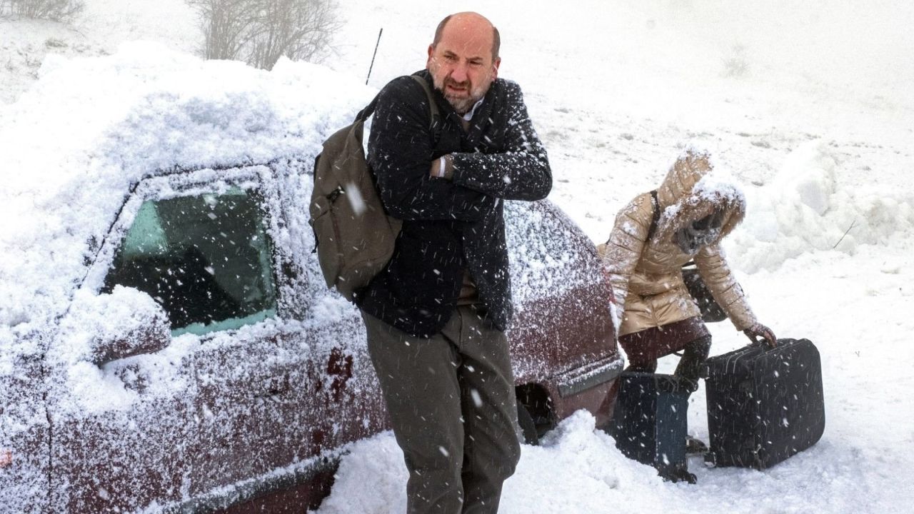 Dafür, dass italienische Komödien meist mit Sonne und La Dolce Vita protzen, ist es in „Willkommen in den Bergen“ ganz schön kalt.