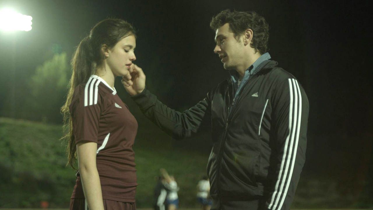 Margaret Qualley und James Franco in