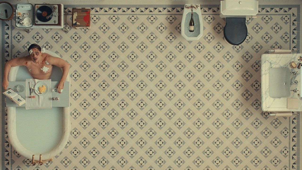 Gibt es noch einen einzelnen Kinofan auf diesem Planeten, der bei diesem Szenenbild nicht wie aus der Pistole geschossen sagen kann, wer der Regisseur ist?