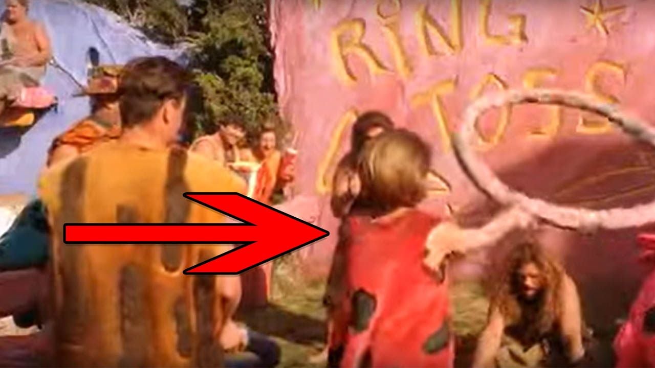 Vor 24 Jahren war sie als kleines Steinzeit-Mädchen bei den Flintstones zu sehen, heute ist sie ein Mega-Star: Hättet ihr sie erkannt?