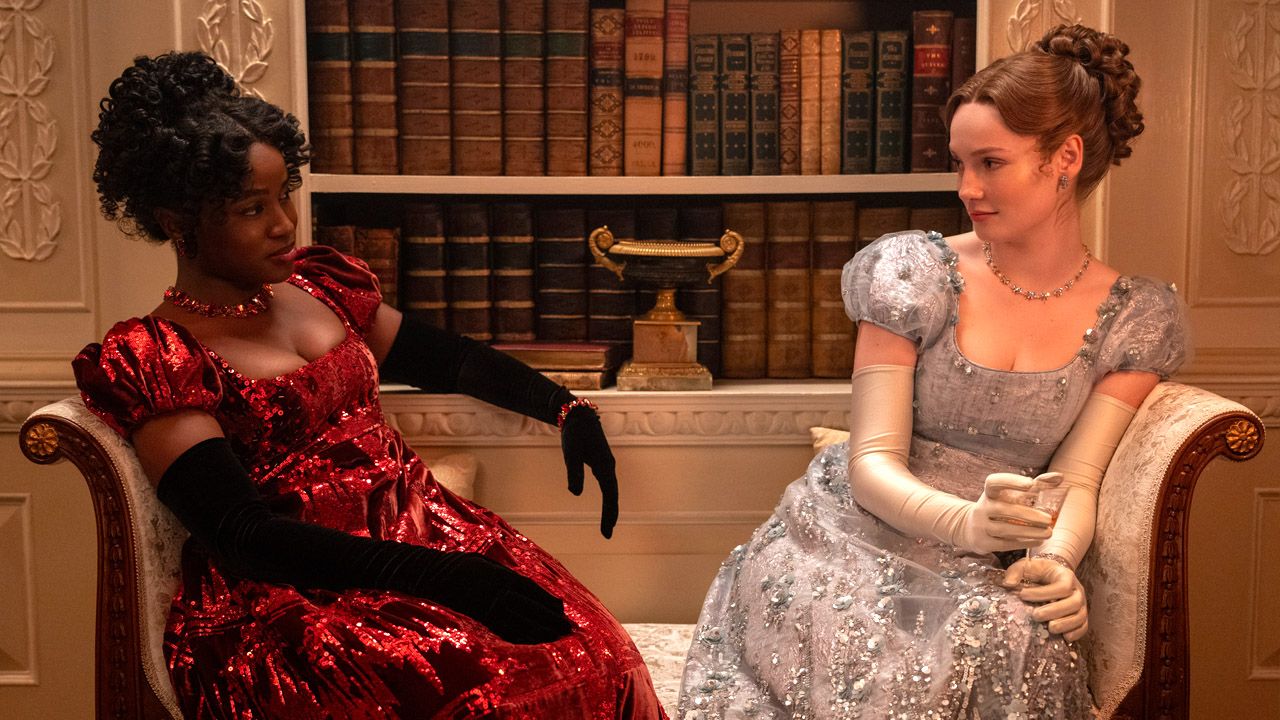 Michaela (Masali Baduza) und Francesca (Hannah Dodd) sind erst einmal nur Freundinnen...