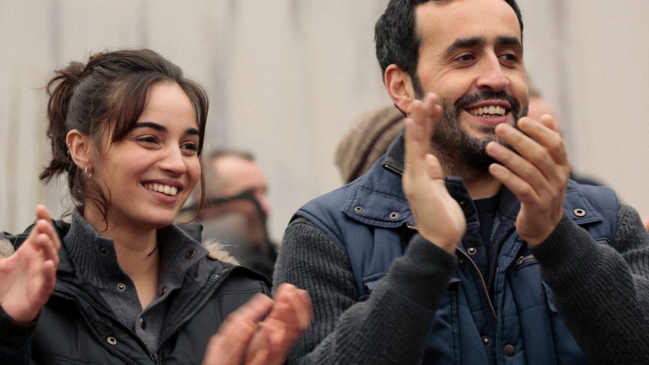 Jonathan Cohen und Souheila Yacoub im Film „Making of“ von Cédric Kahn.