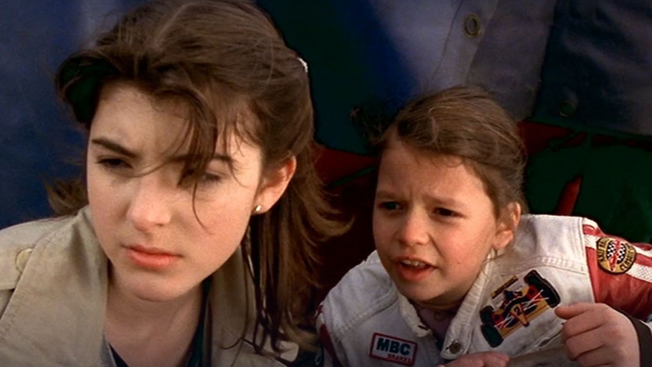 Nina Chuba ist rechts im Bild kaum wiederzuerkennen.