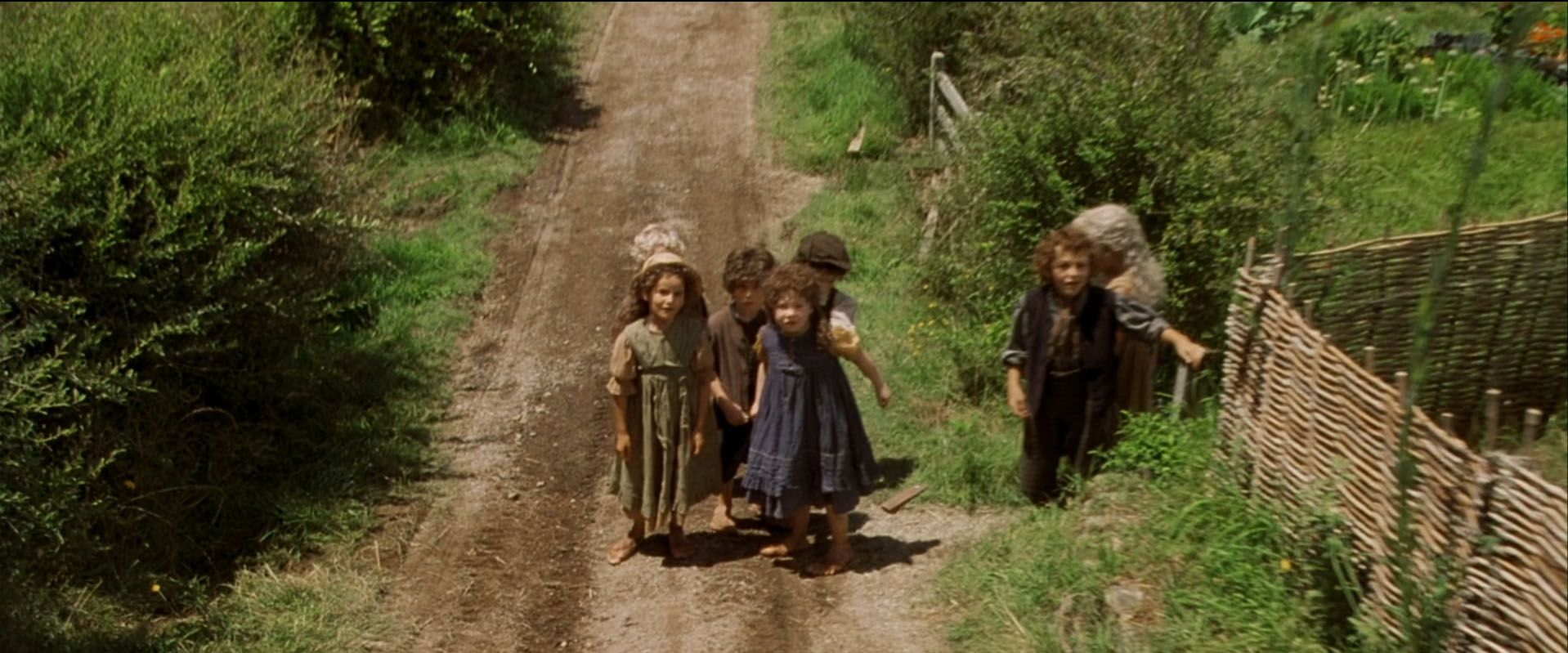 In “The Lord of the Rings”, don’t look too closely at 10 minutes and 33 seconds or you’ll destroy Middle-earth in an instant!