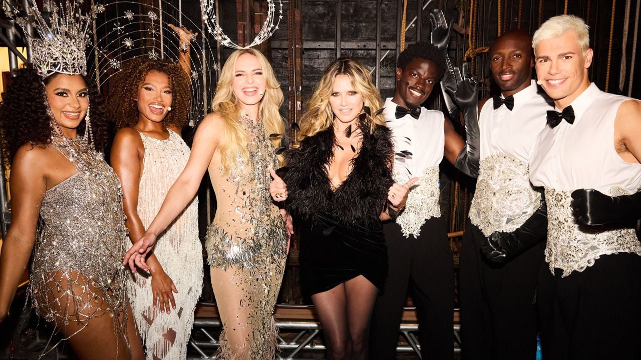Heidi Klum mit ihren sechs Finalist*innen