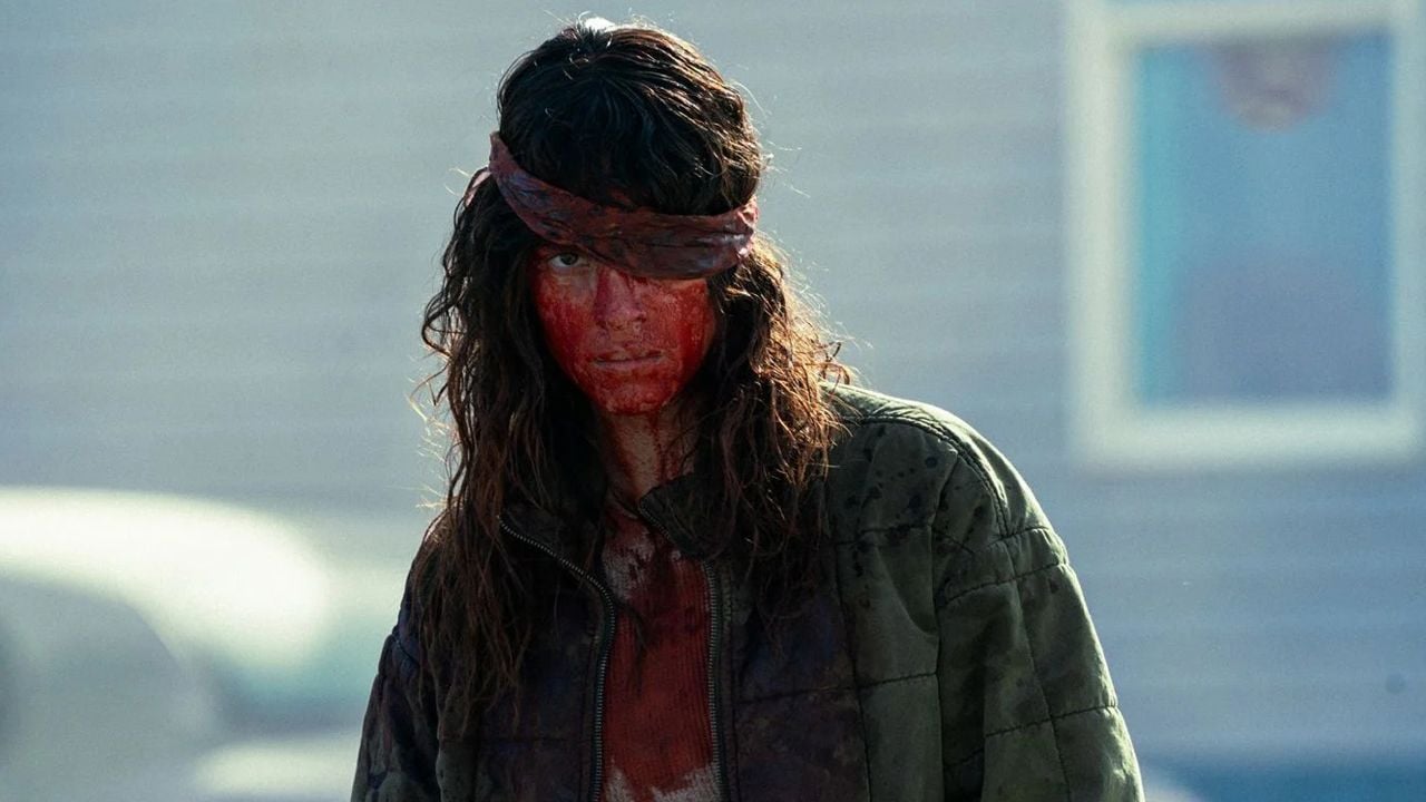 Um Celeste (Adria Arjona) das Leben so richtig schwerzumachen, braucht es nicht nur eine, sondern gleich drei Killermaschinen!