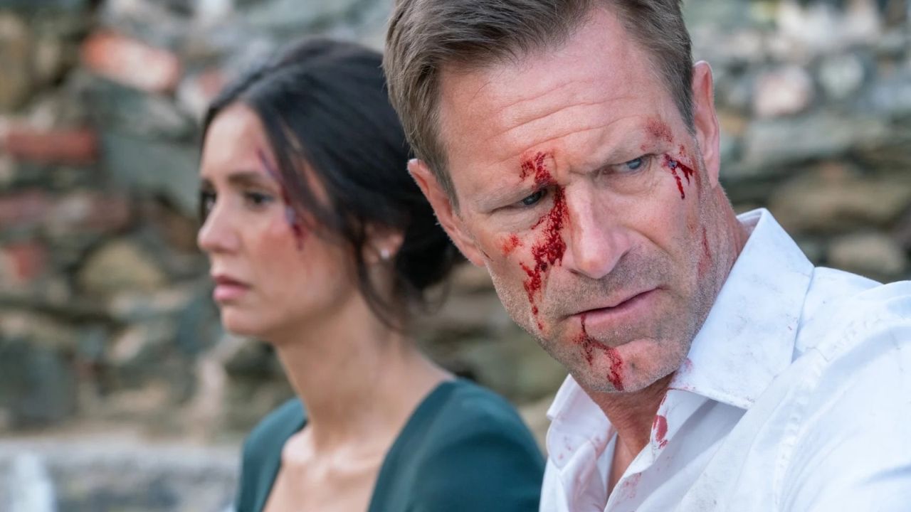 Aaron Eckhart beweist vollen Körpereinsatz – an ihm liegt es sicher nicht, dass „The Bricklayer“ enttäuscht.