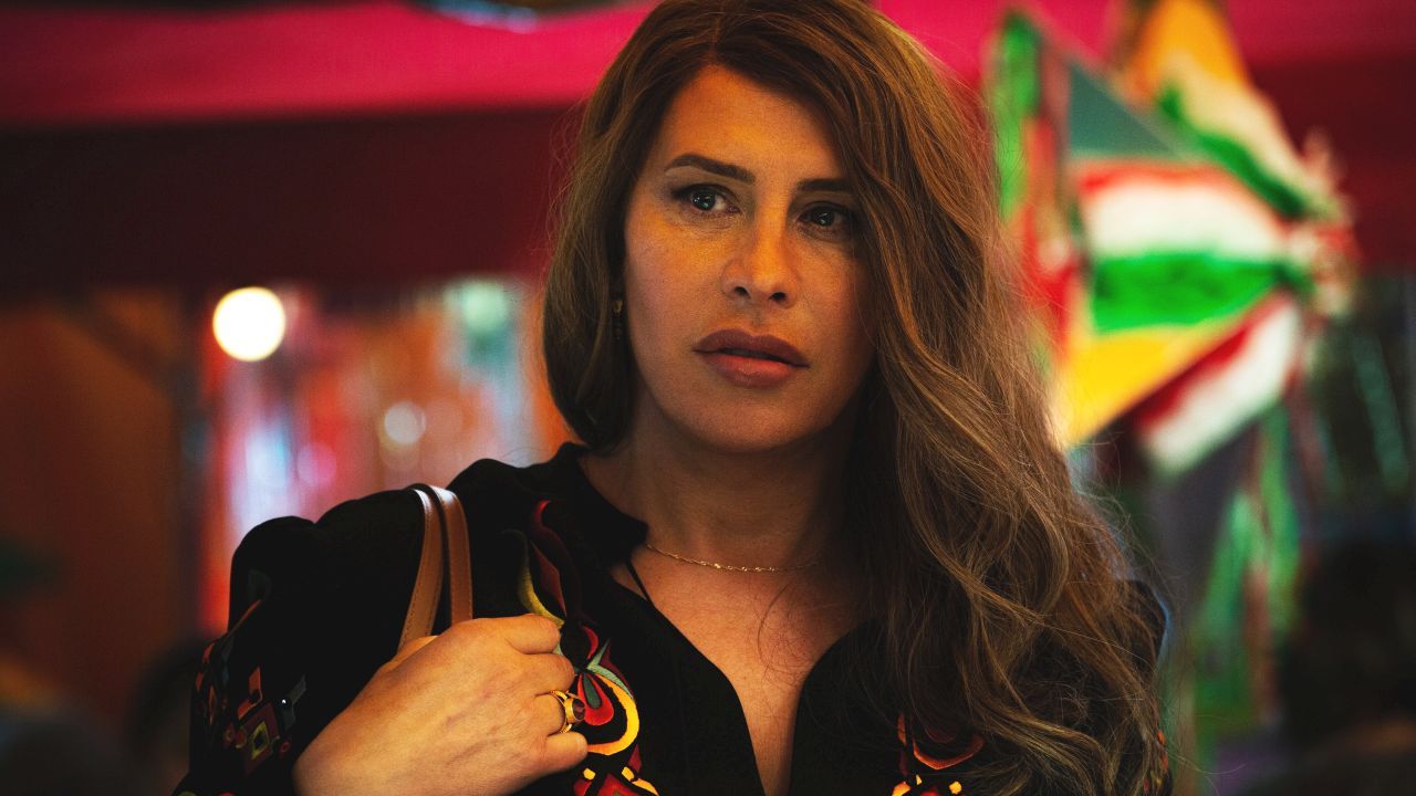 Vom brutalen Kartellboss zur engagierten Philantropin: Die von Karla Sofía Gascón gespielte Titelfigur macht nicht nur äußerlich eine erstaunliche Wandlung durch.