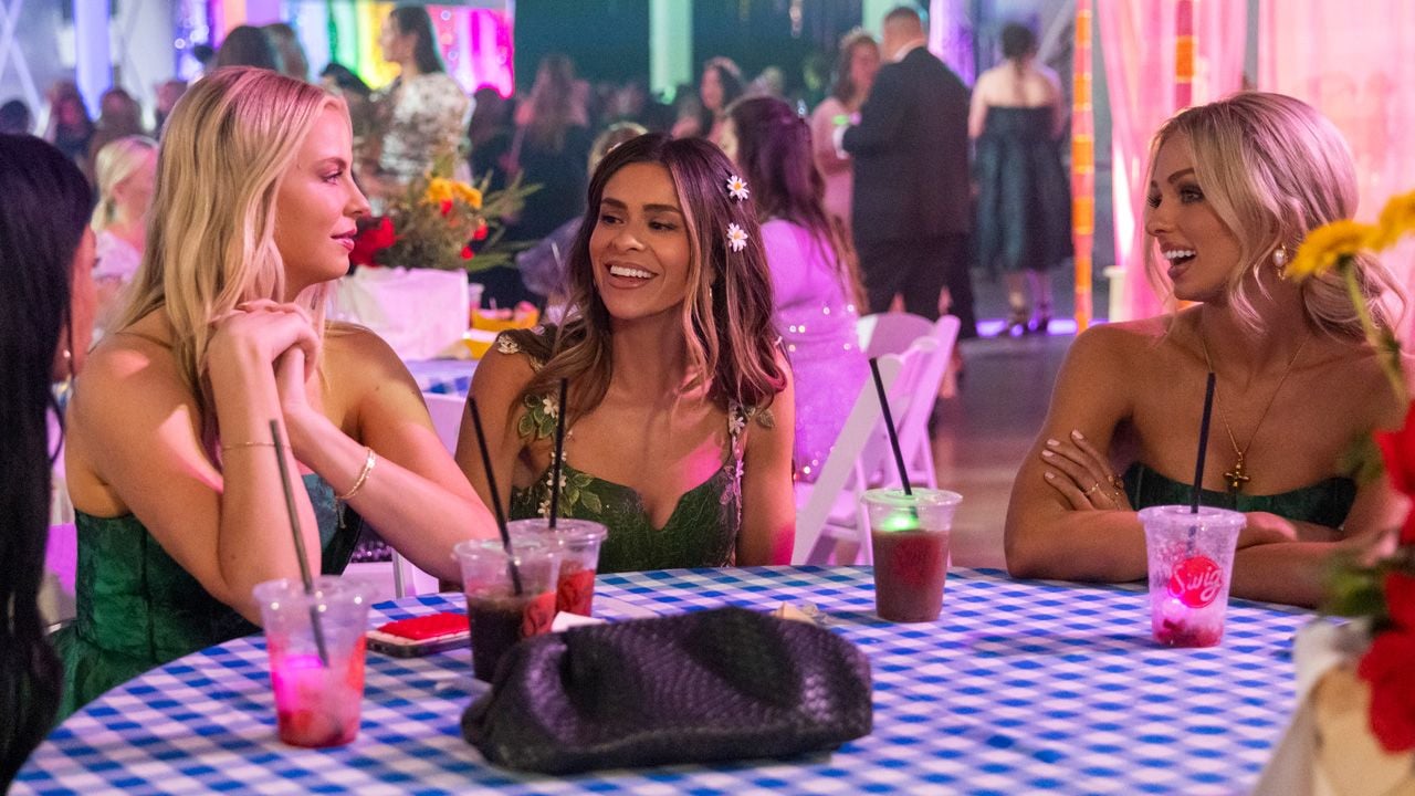 Taylor Frankie Paul (m.) mit ihren Mormonen-Co-Stars Mayci (l.) und Miranda (r.)