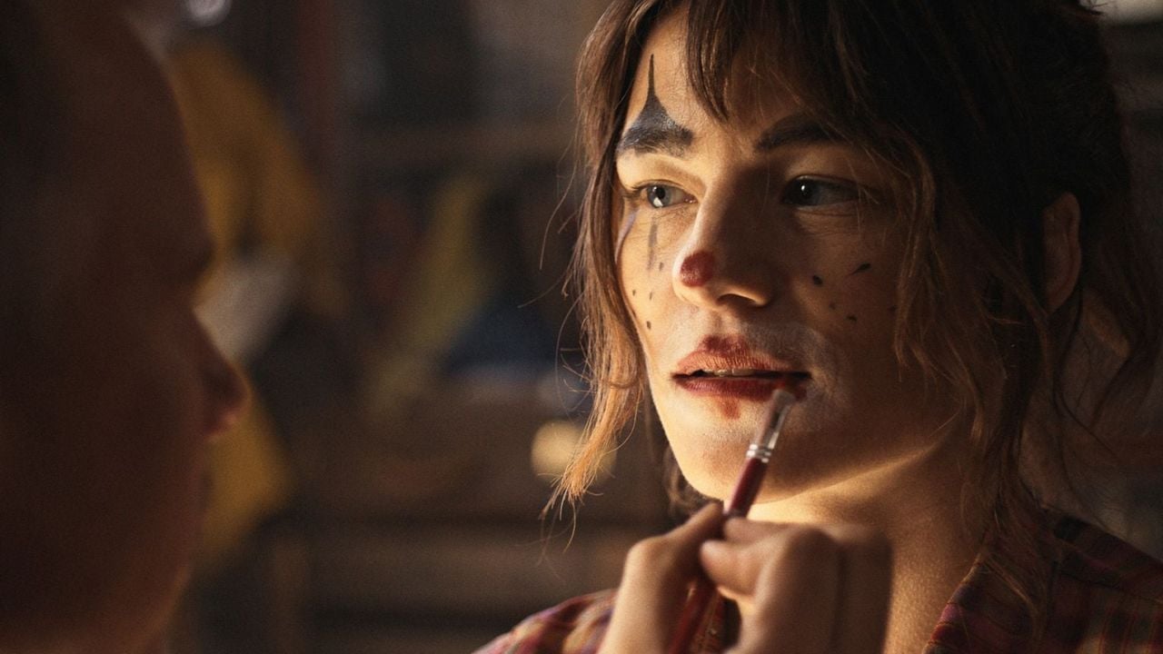 Valerie Pachner als Barbaras Clowns-Alter-Ego Heidi Appenzeller.