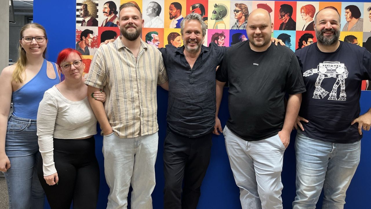 „Die Ironie des Lebens“-Autor Oliver Ziegenbalg (vierter von link) zu Gast in der FILMSTARTS-Redaktion