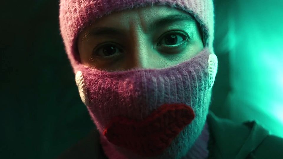 Angemessen Angry Trailer DF - Trailer Angemessen Angry - FILMSTARTS.de