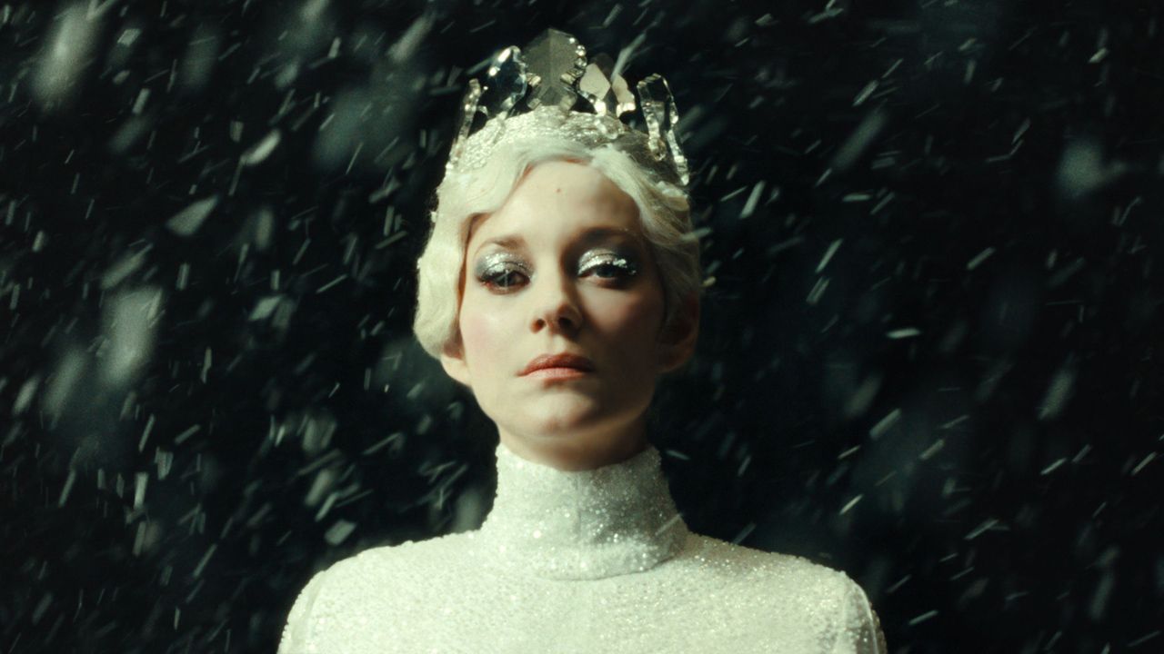 Marion Cotillard als Cristina als Schneekönigin