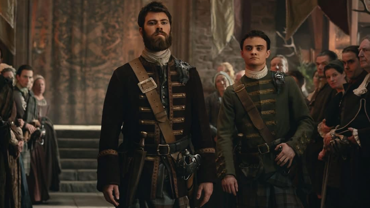 Die Brüder Dougal und Colum MacKenzie werden von Sam Retford (l.) und Séamus McLean Ross (r.) verkörpert.