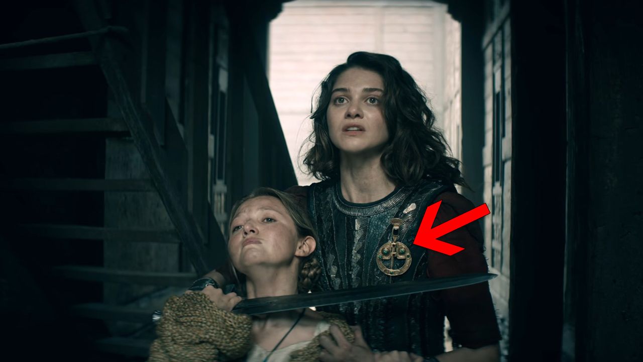 Renfri (Emma Appleton) in 