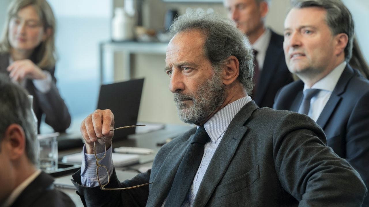 In allen drei Teilen von Stéphane Brizé hat Vincent Lindon einen auf verlorenem Posten stehenden Kämpfer gegen das System verkörpert. Diesmal spielt er einfach nur ein Riesenarschloch.  