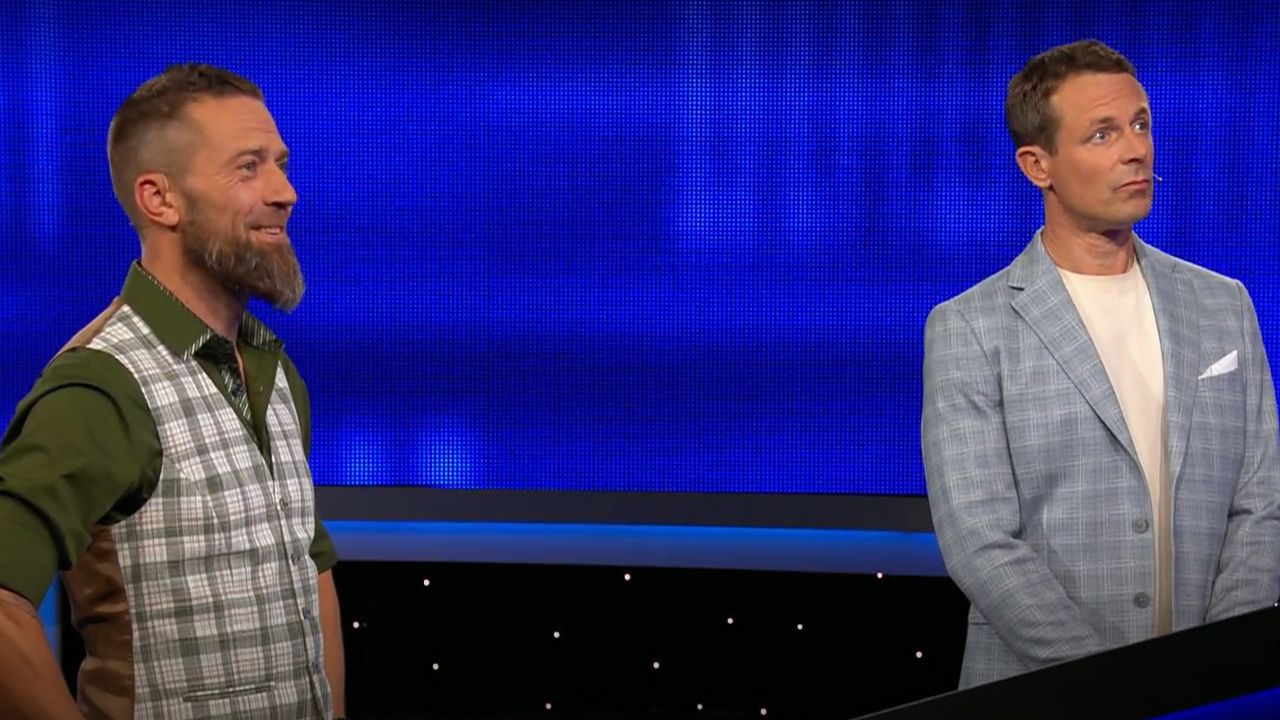 Während Kandidat Andre sich freut, ist Bommes ziemlich überrascht von Klussmanns Kommentar.