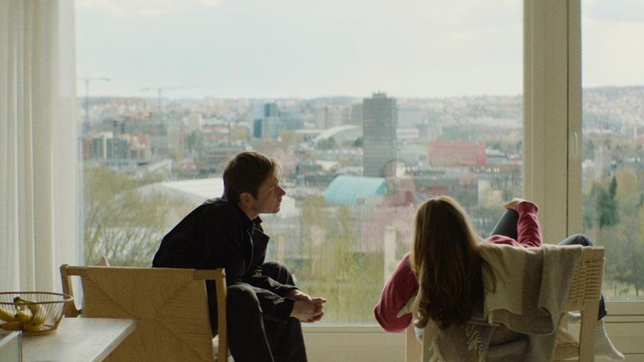 Seine Frau reagiert nicht ganz so verständnisvoll wie erhofft auf das Geständnis des Schornsteinfegers.