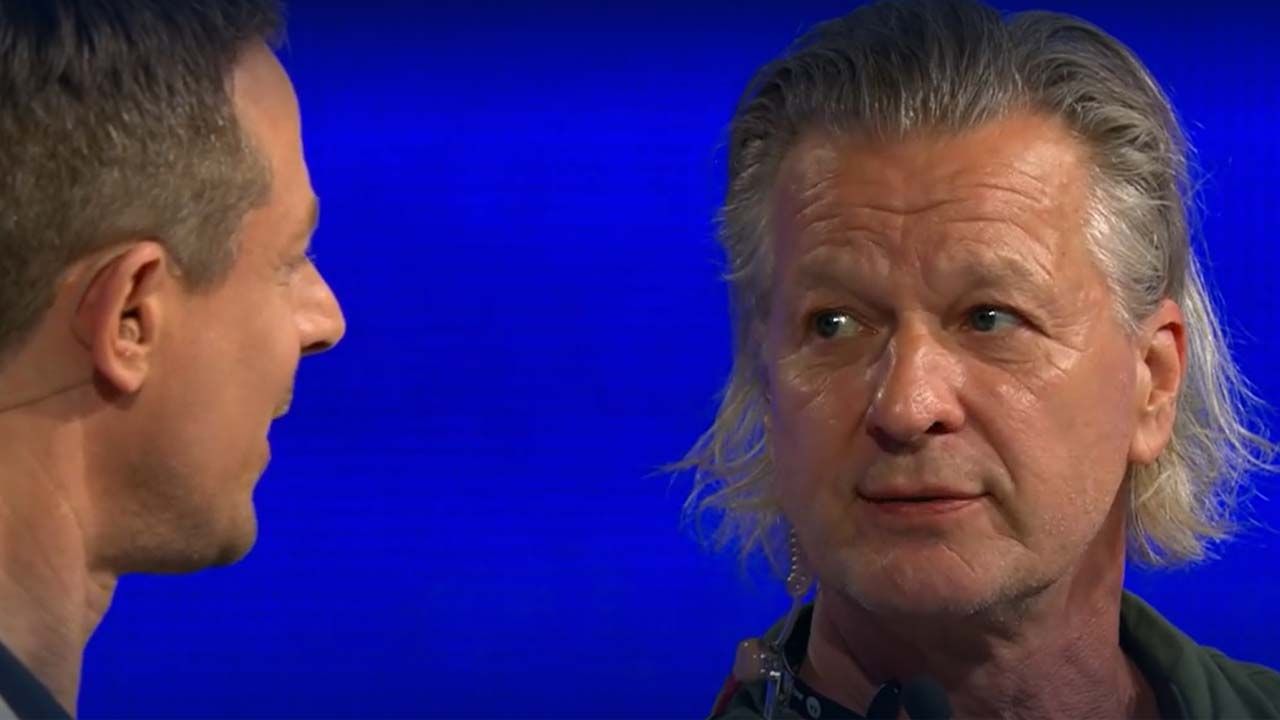 Edgar wurde aus dem Off hereingerufen, um Zusatzinformationen zu liefern