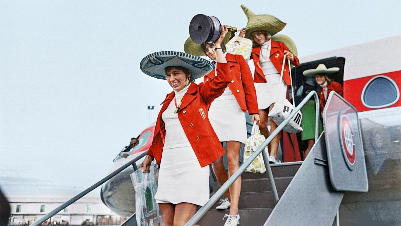 Schon am Flughafen gab es eine jubilierende Begrüßung – und in die Stadien stürmten anschließend regelmäßig mehr als 100.000 Besucher*innen.
