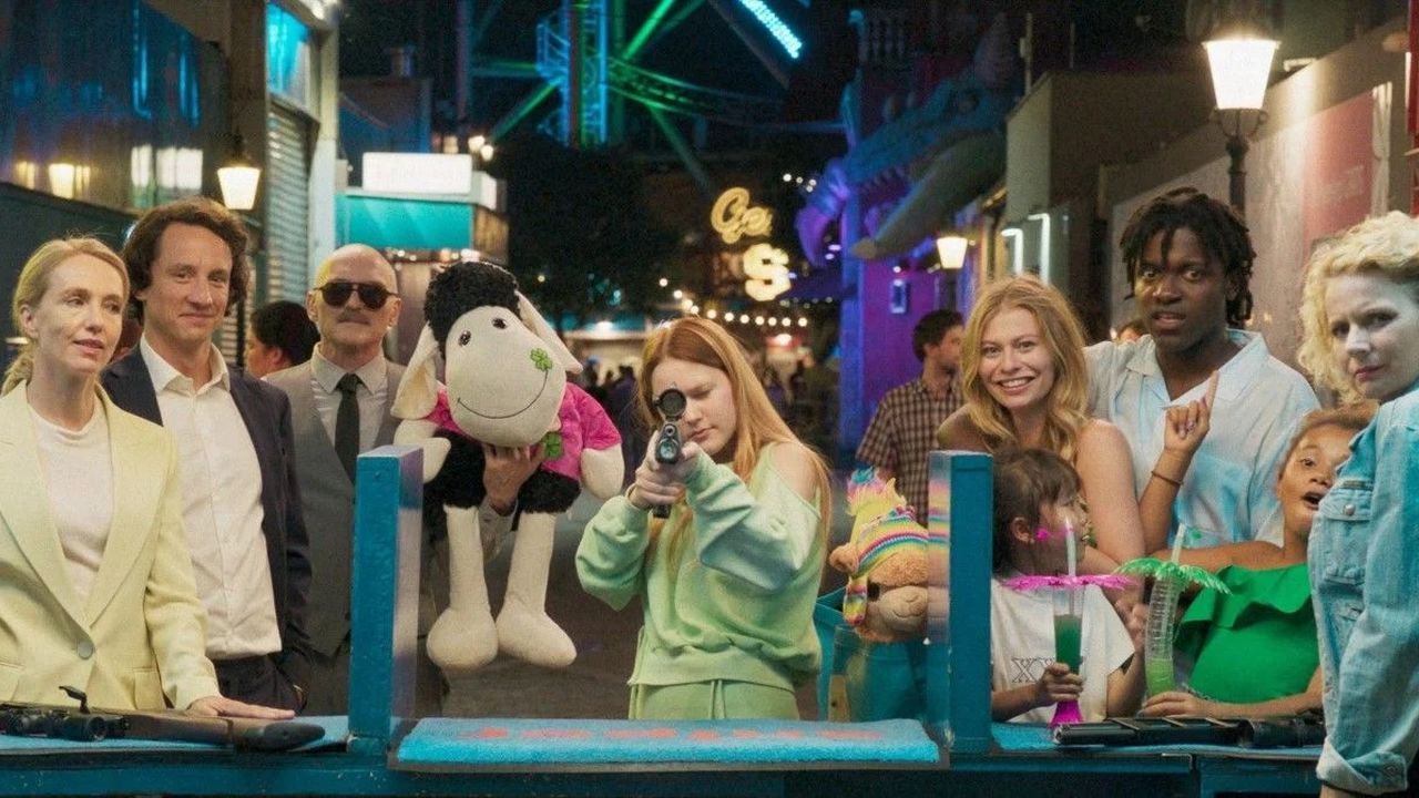 Auf dem Jahrmarkt wird nur auf Zielscheiben geschossen. Im wahren Leben macht Amon Maynard allerdings lieber Jagd auf Menschen. 