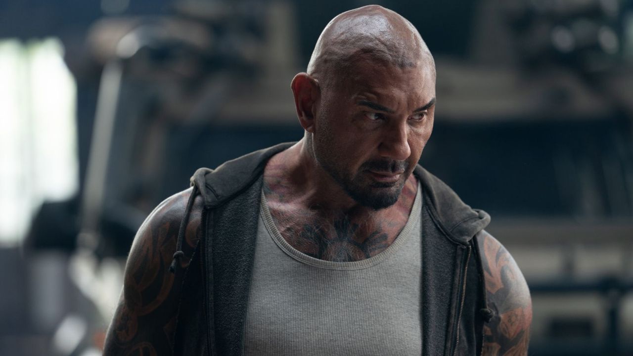 Dave Bautista erinnert nicht nur von der Statur an den jungen Schwarzenegger, auch seine Oneliner zielen in eine ähnliche Richtung!