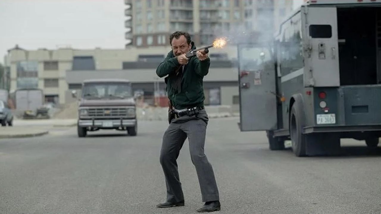  Jude Law versucht als ausgebrannter FBI-Agent alles, um die Nazis zu stoppen.