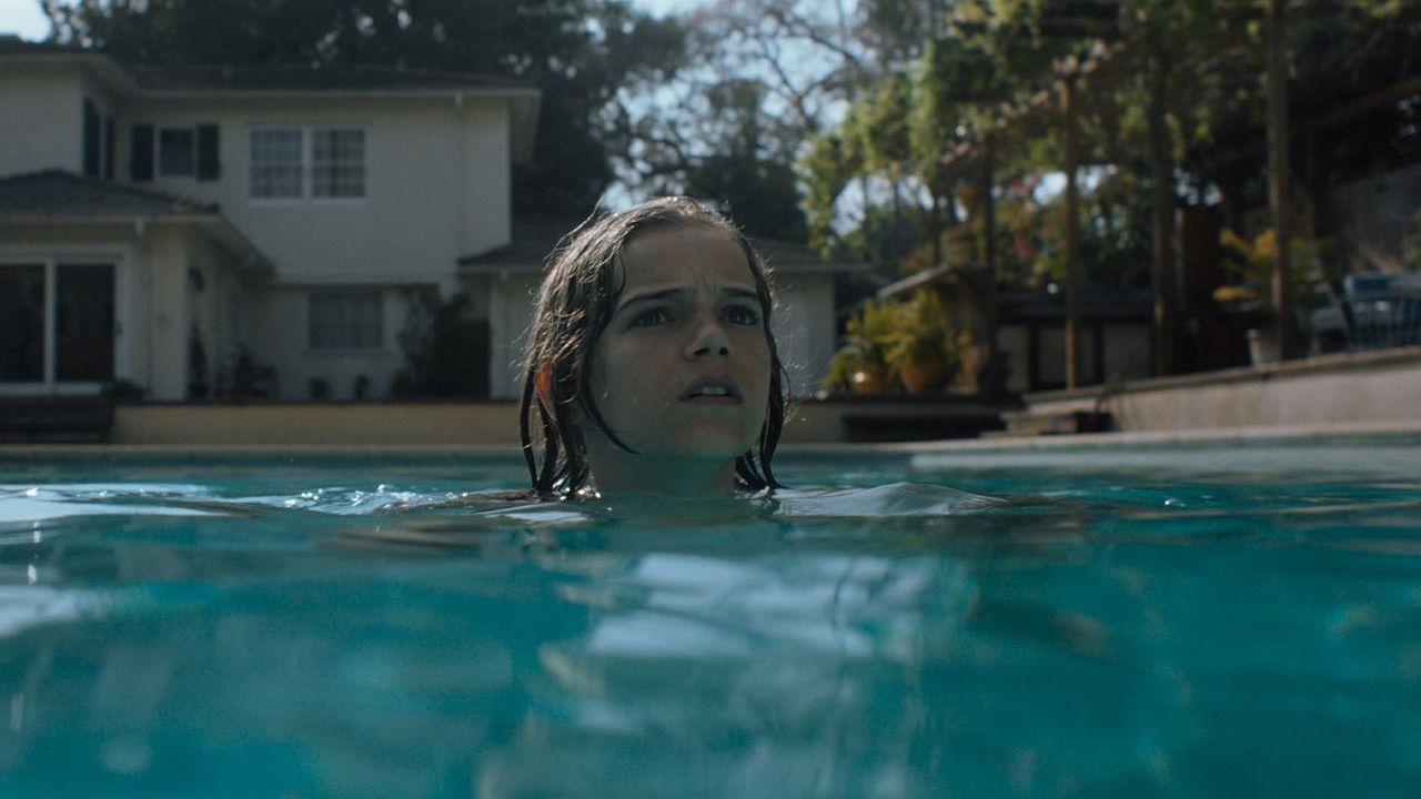 Nein, mit diesem Pool scheint tatsächlich etwas ganz und gar nicht zu stimmen.