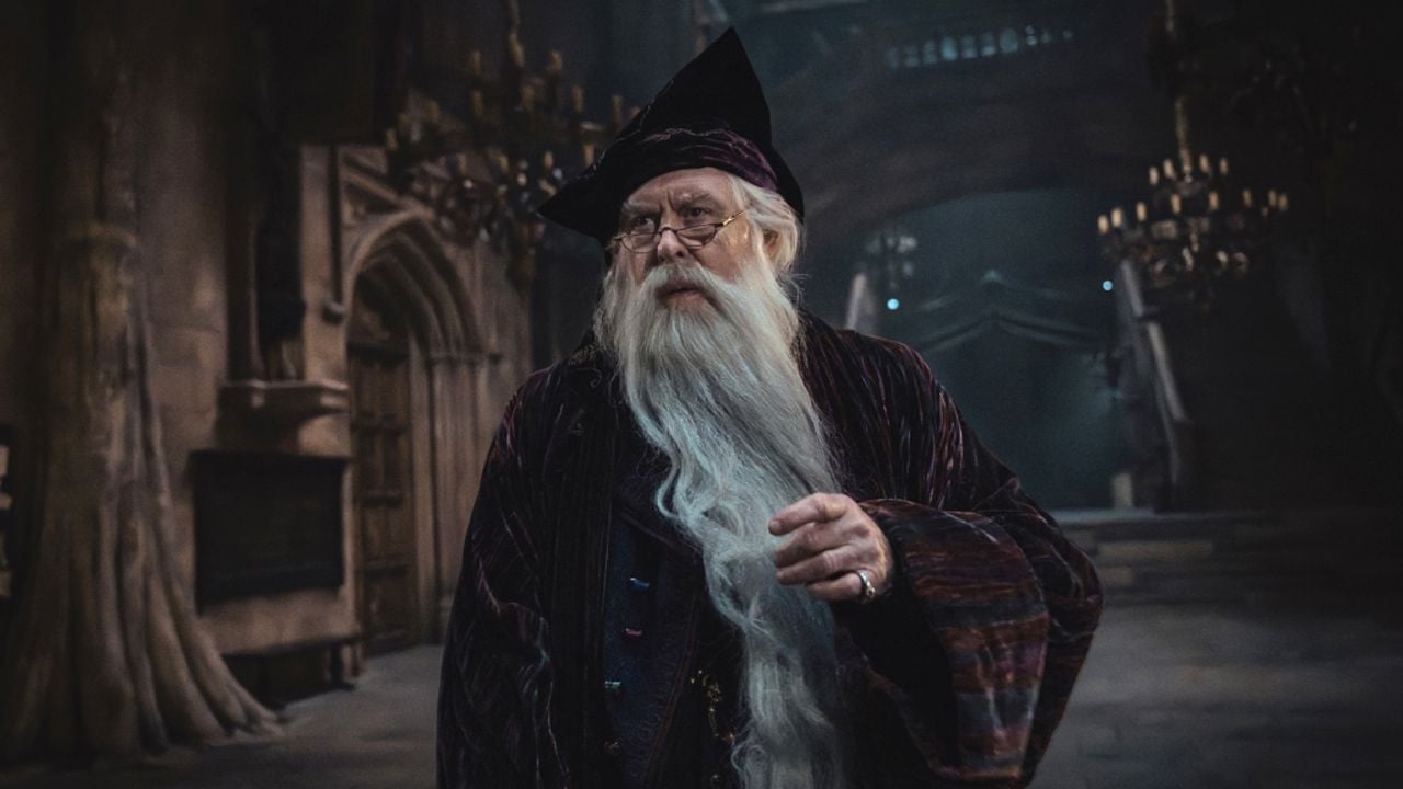 John Lithgow als Albus Dumbledore