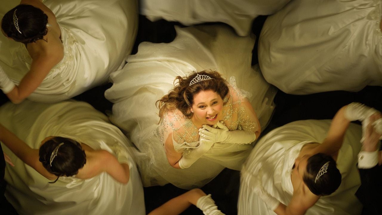Einmal Prinzessin sein: Taylah (Natalie Abbott) träumt vom Debütantinnenball