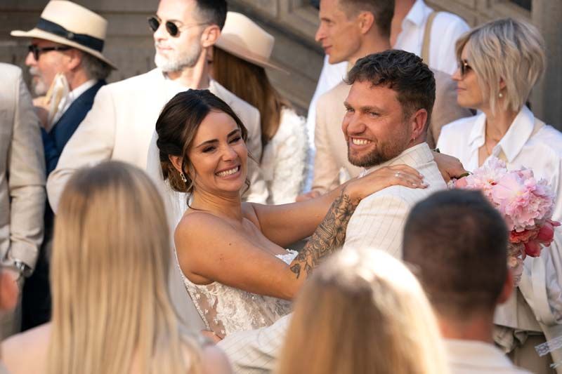 Auf der Hochzeit läuft die Hymne des 1. FC Köln.