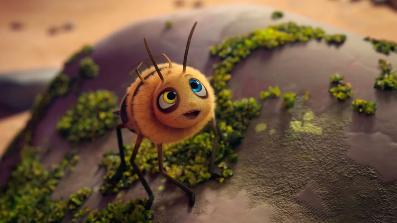 Der Film heißt zwar „Alles für die Katz“, aber die Kinder lernen hier vor allem etwas über Bienen.